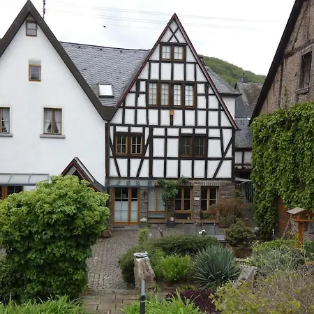 Old Winemaker's House Muentnich *