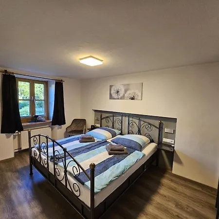 Дом отдыха Old Winemaker's House Muentnich Трайс-Карден