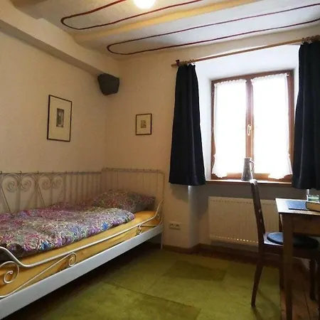 Old Winemaker's House Muentnich Дом отдыха Трайс-Карден